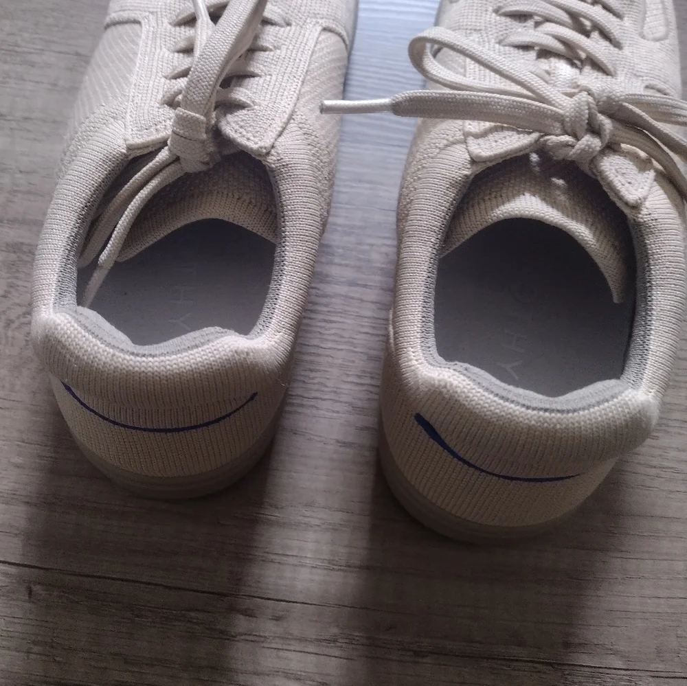 Rothy’s The RS01 Sneaker in Wheat Men’s Size 8 EUC